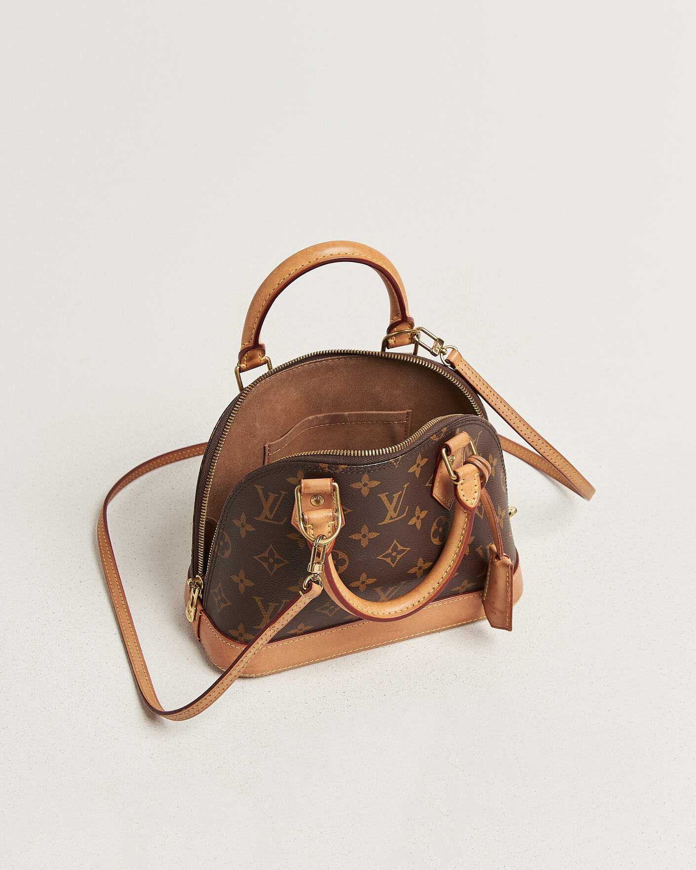 Mies | Pre-Owned & Vintage Bags | Louis Vuitton Pre-Owned | Alma BB Monogram