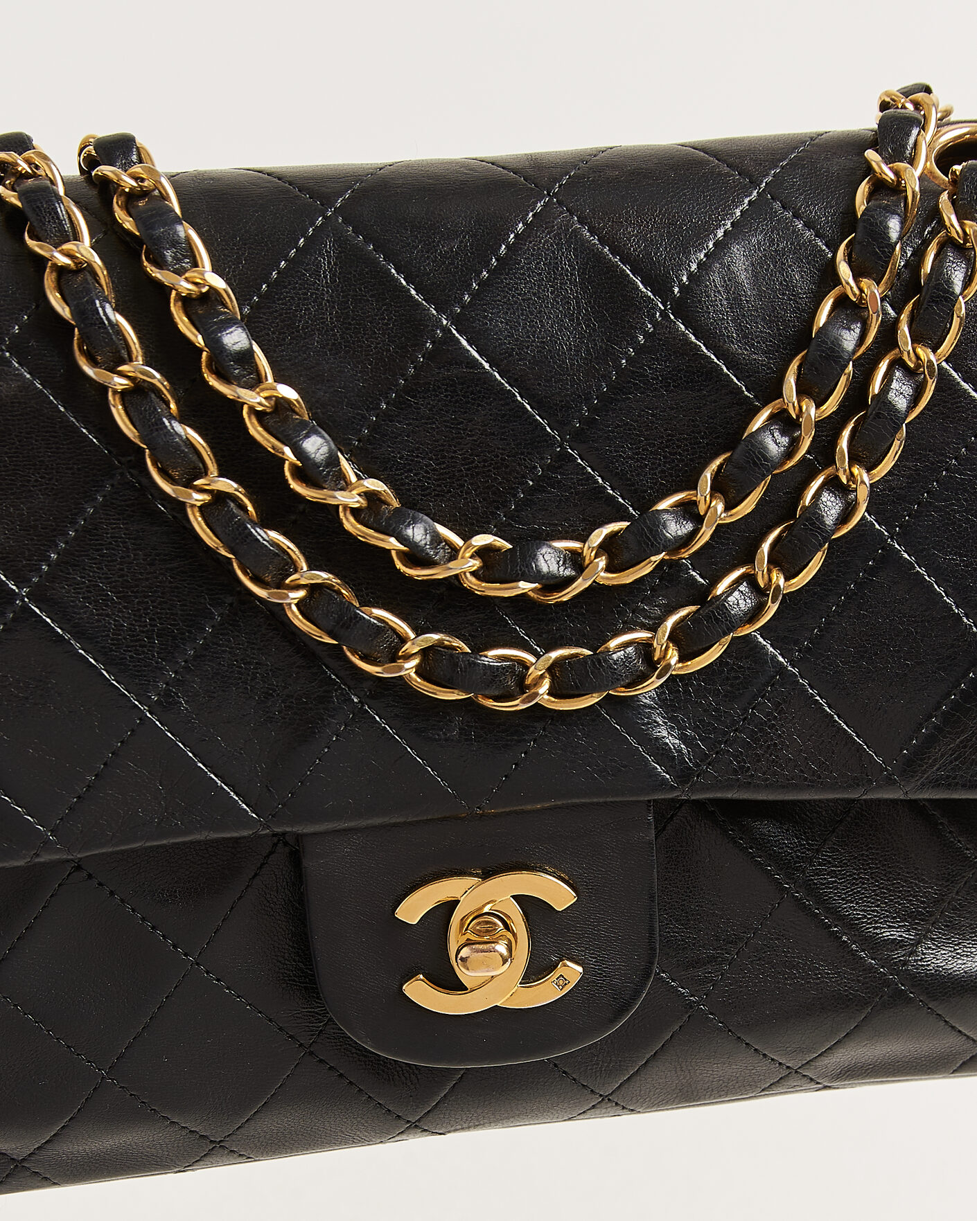 Mies | Pre-Owned & Vintage Bags | Chanel Pre-Owned | Classic Medium Double Flap Bag Lambskin Black