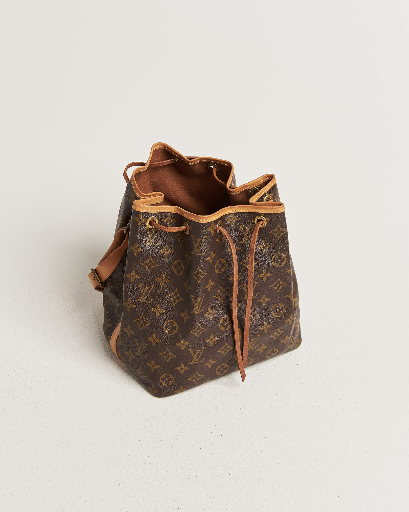 Mies | Pre-Owned & Vintage Bags | Louis Vuitton Pre-Owned | Petit Noé Monogram