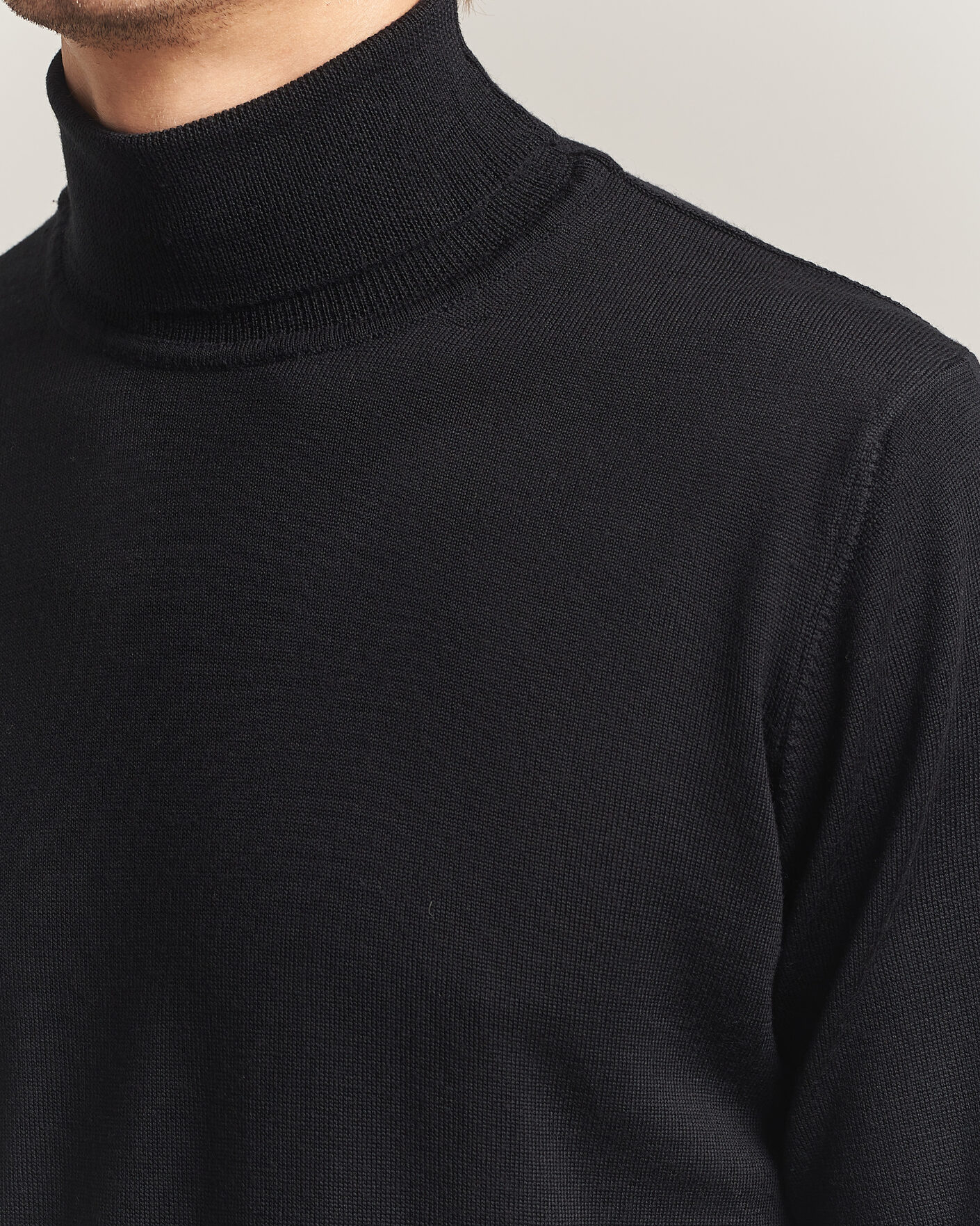 Mies | Puserot | Filippa K | Merino Knitted Turtleneck Black