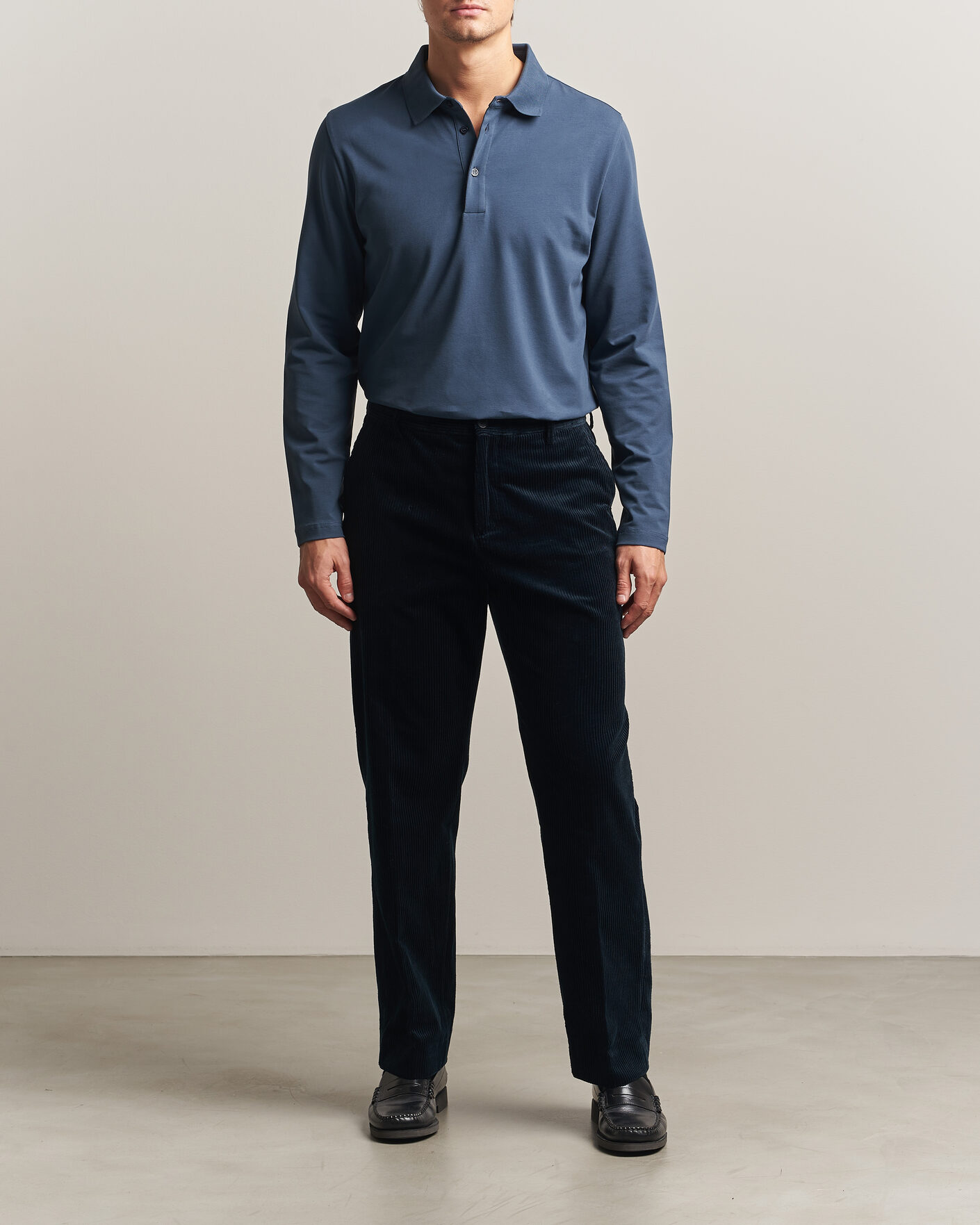 Mies | Housut | Filippa K | Julian Corduroy Chino Trousers Dark Navy