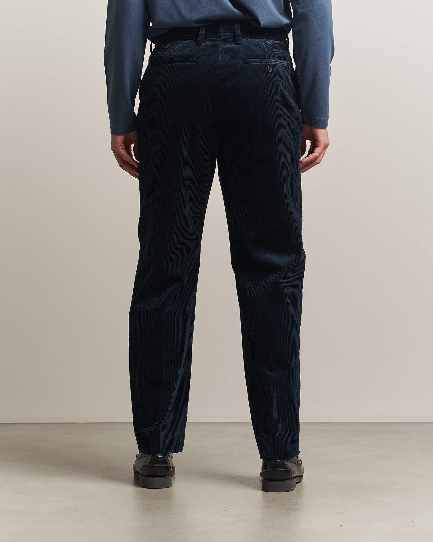 Mies | Housut | Filippa K | Julian Corduroy Chino Trousers Dark Navy