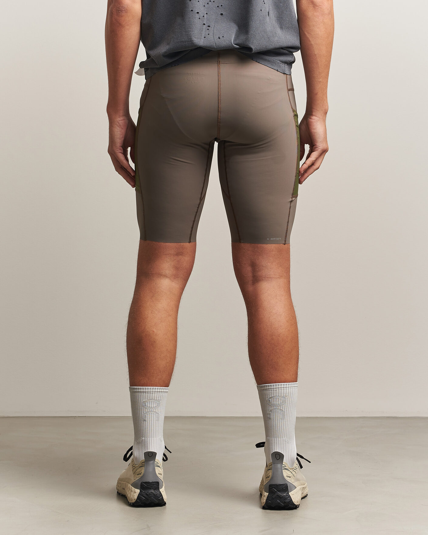 Mies | Shortsit | Satisfy | TechSilk Evo 9 Inch Half Tights Dark Natural