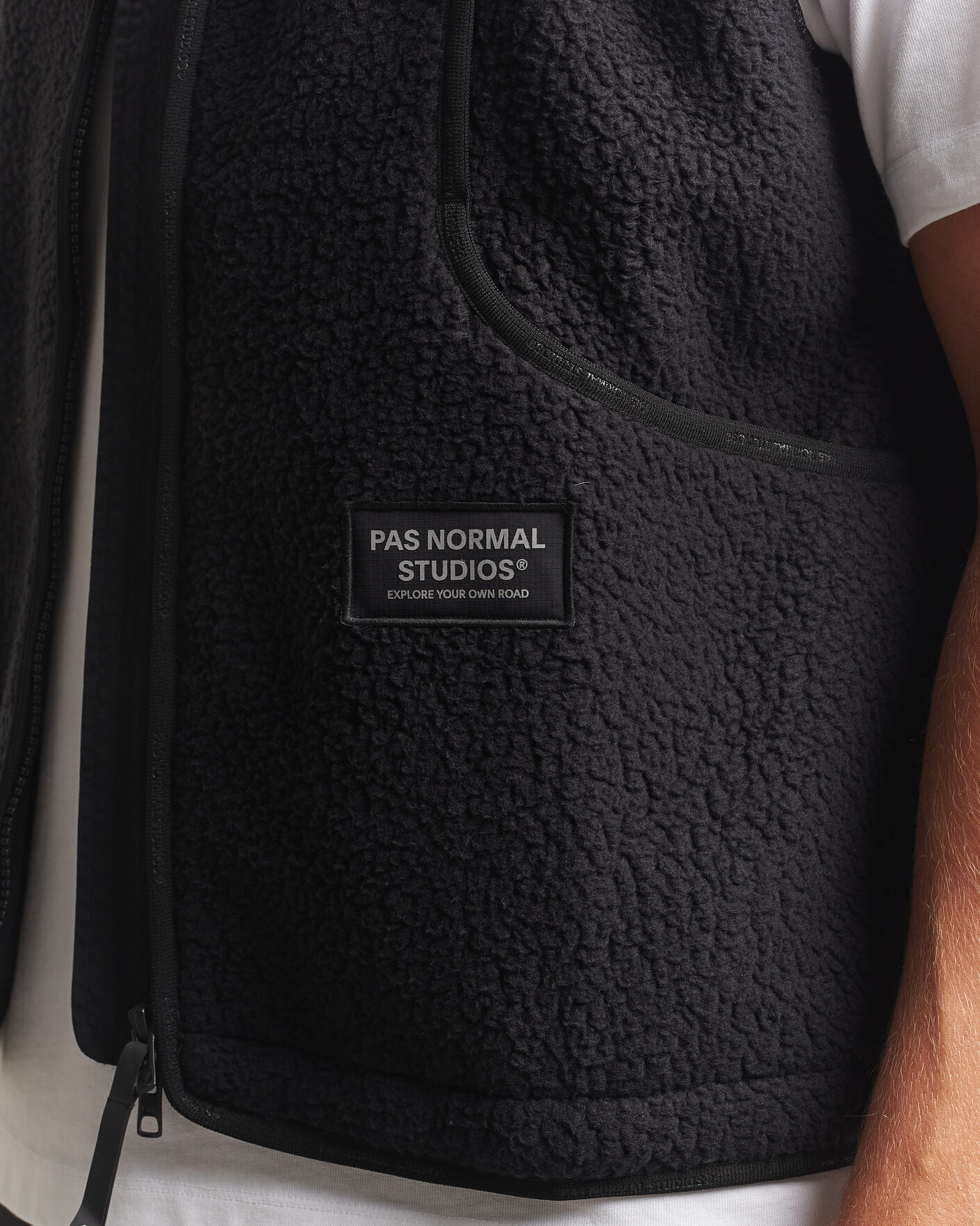 Mies | Puserot | Pas Normal Studios | Off-Race Pile Fleece Black