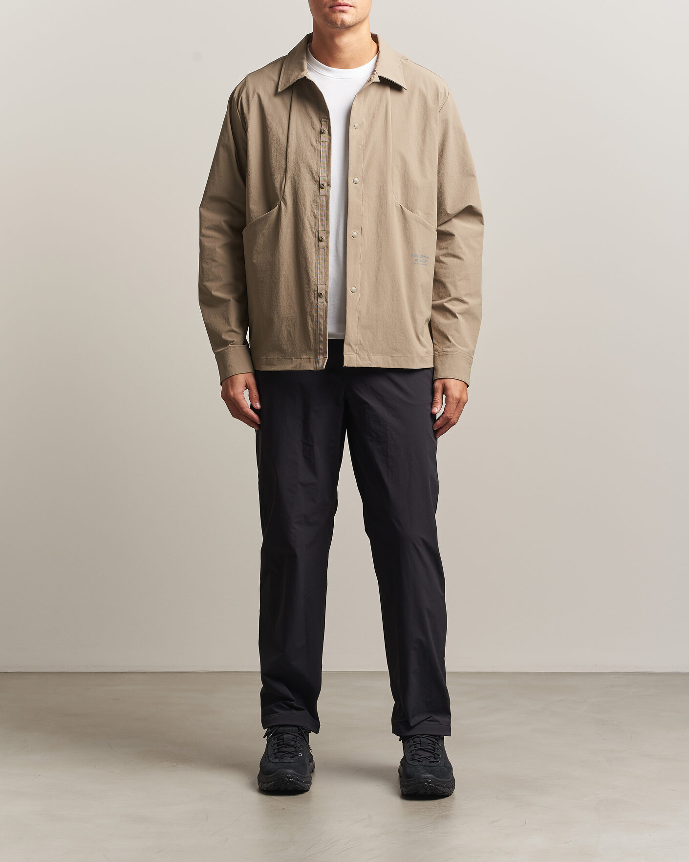 Mies | Kauluspaidat | Pas Normal Studios | Off-Race Tech Shirt Dusty Earth