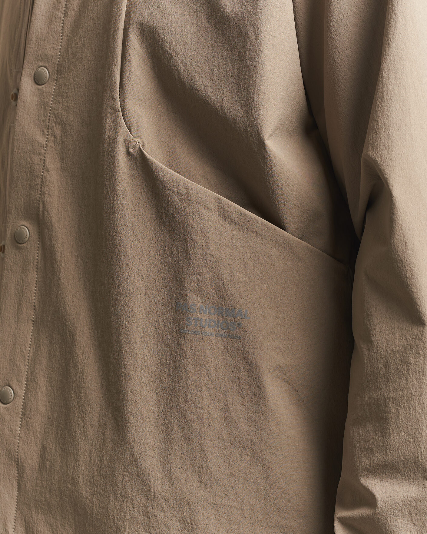 Mies | Kauluspaidat | Pas Normal Studios | Off-Race Tech Shirt Dusty Earth