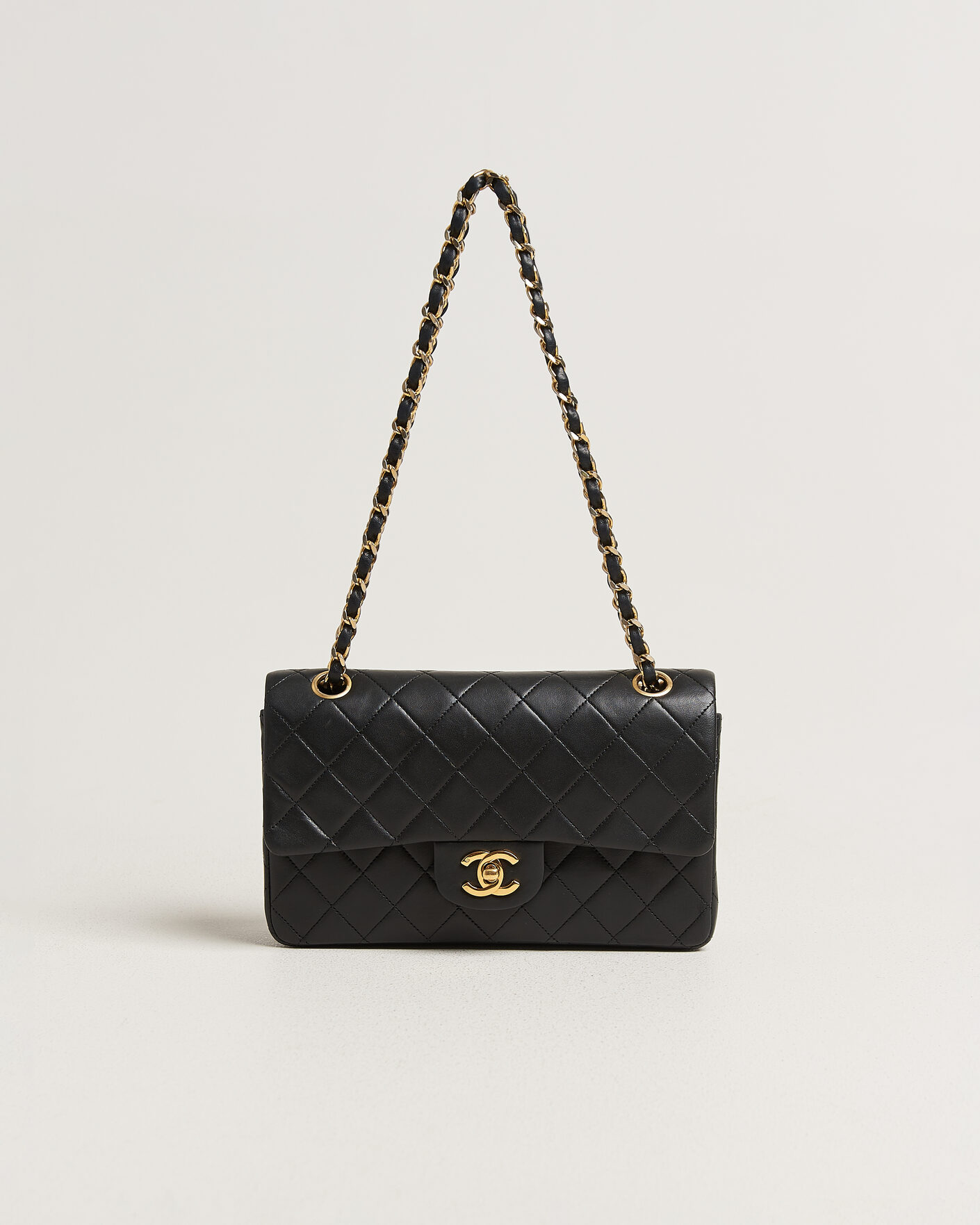 Mies | Pre-Owned & Vintage Bags | Chanel Pre-Owned | Classic Small Double Flap Bag Lambskin Black