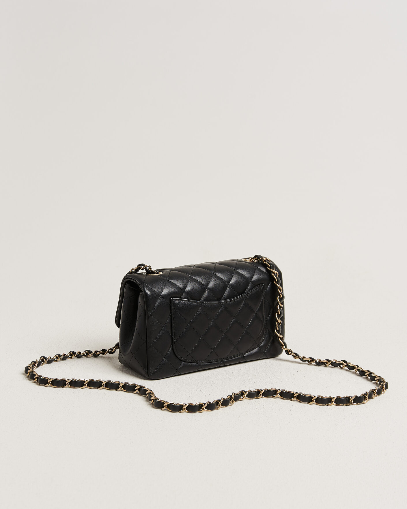 Mies | Pre-Owned & Vintage Bags | Chanel Pre-Owned | Classic Mini Rectangular Single Flap Bag Lambskin Black