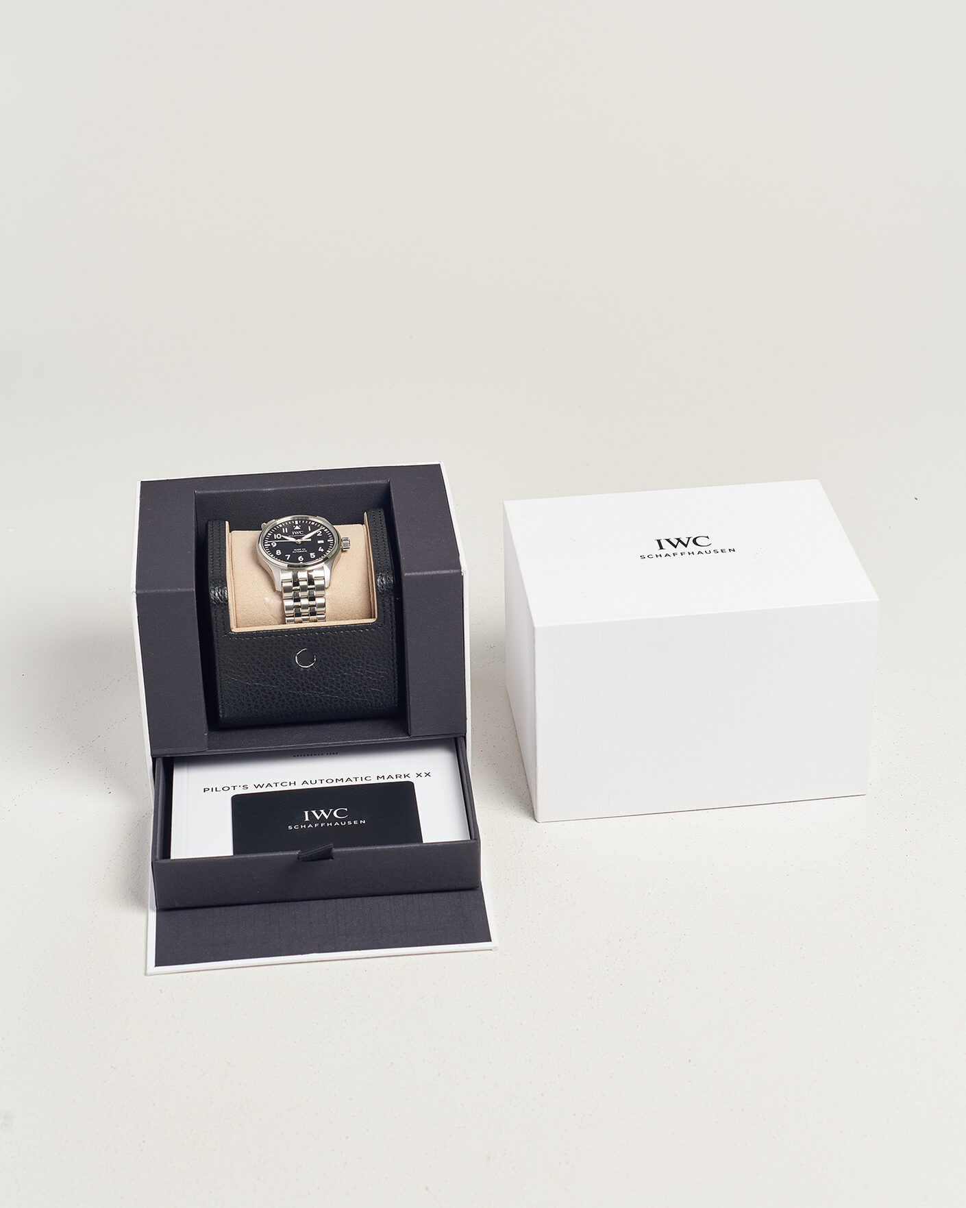 Mies | Pre-Owned & Vintage Watches | IWC Pre-Owned | Mark XX Pilot 