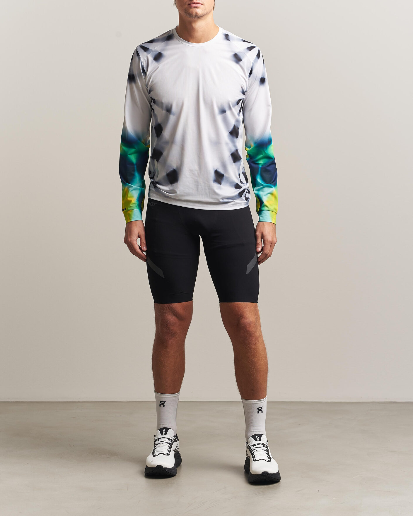 Mies | T-paidat | SOAR Running | LS Printed Tech T-Shirt White/Grey