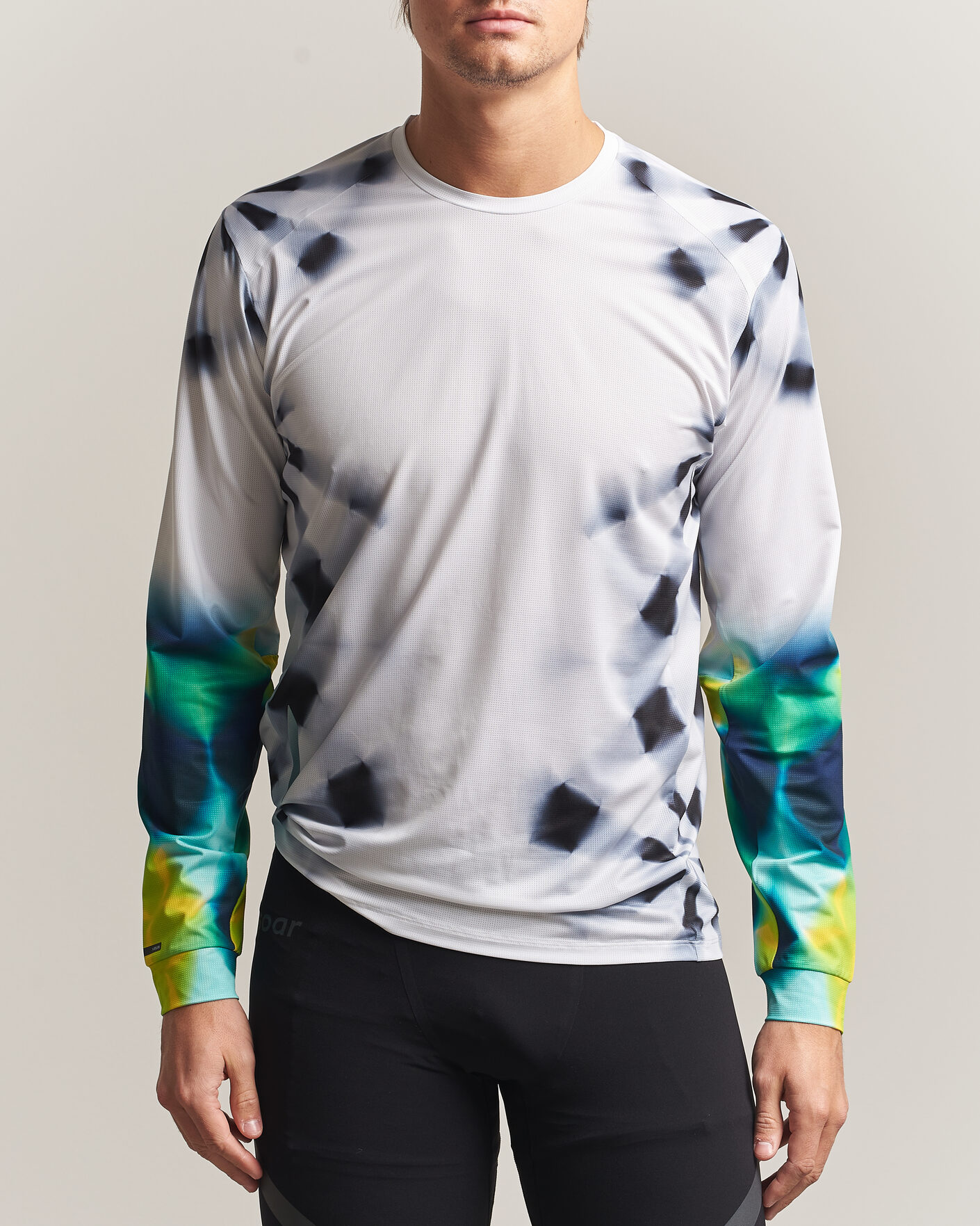 Mies | T-paidat | SOAR Running | LS Printed Tech T-Shirt White/Grey