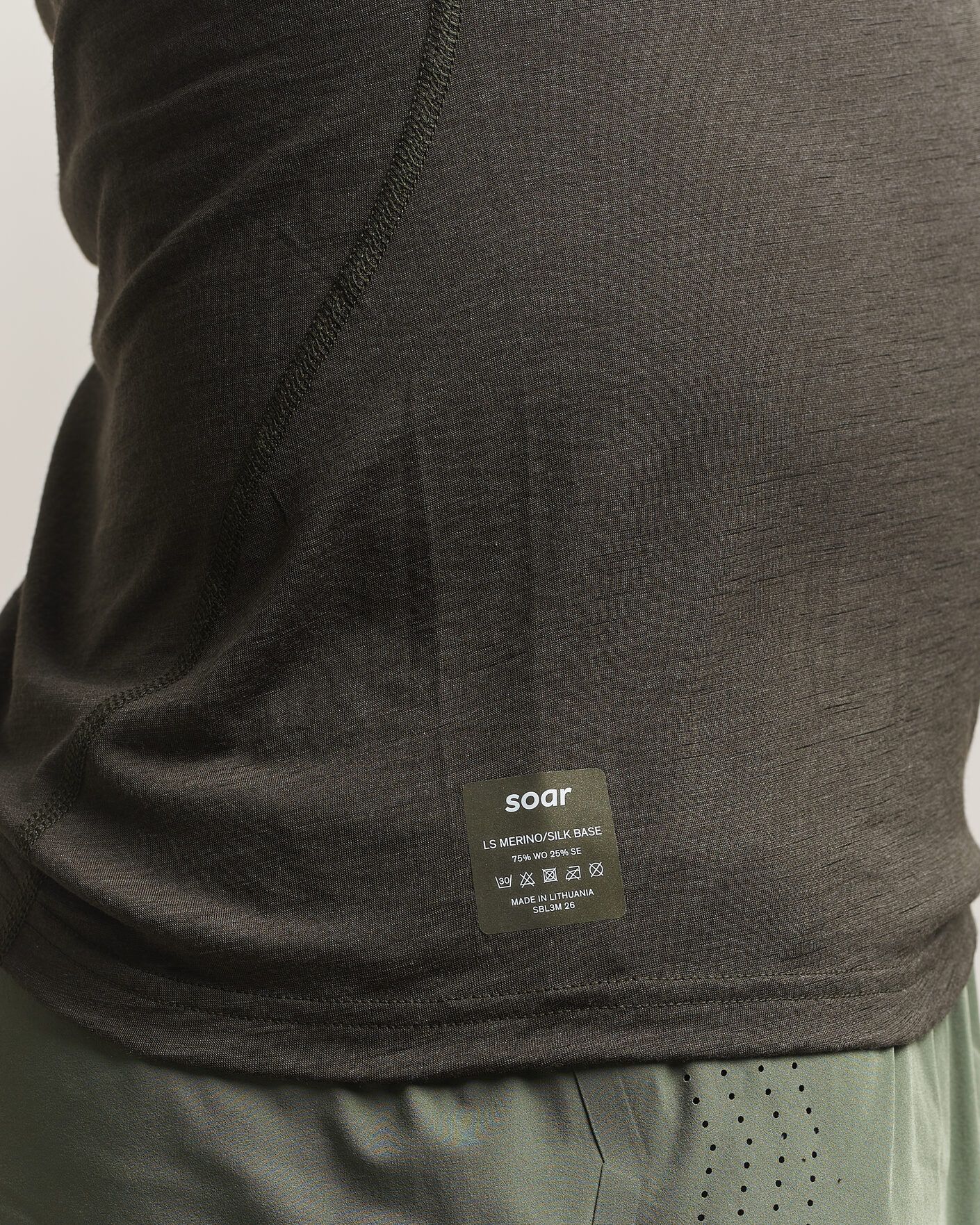 Mies | Puserot | SOAR Running | LS Merino/Silk Base Layer Forest