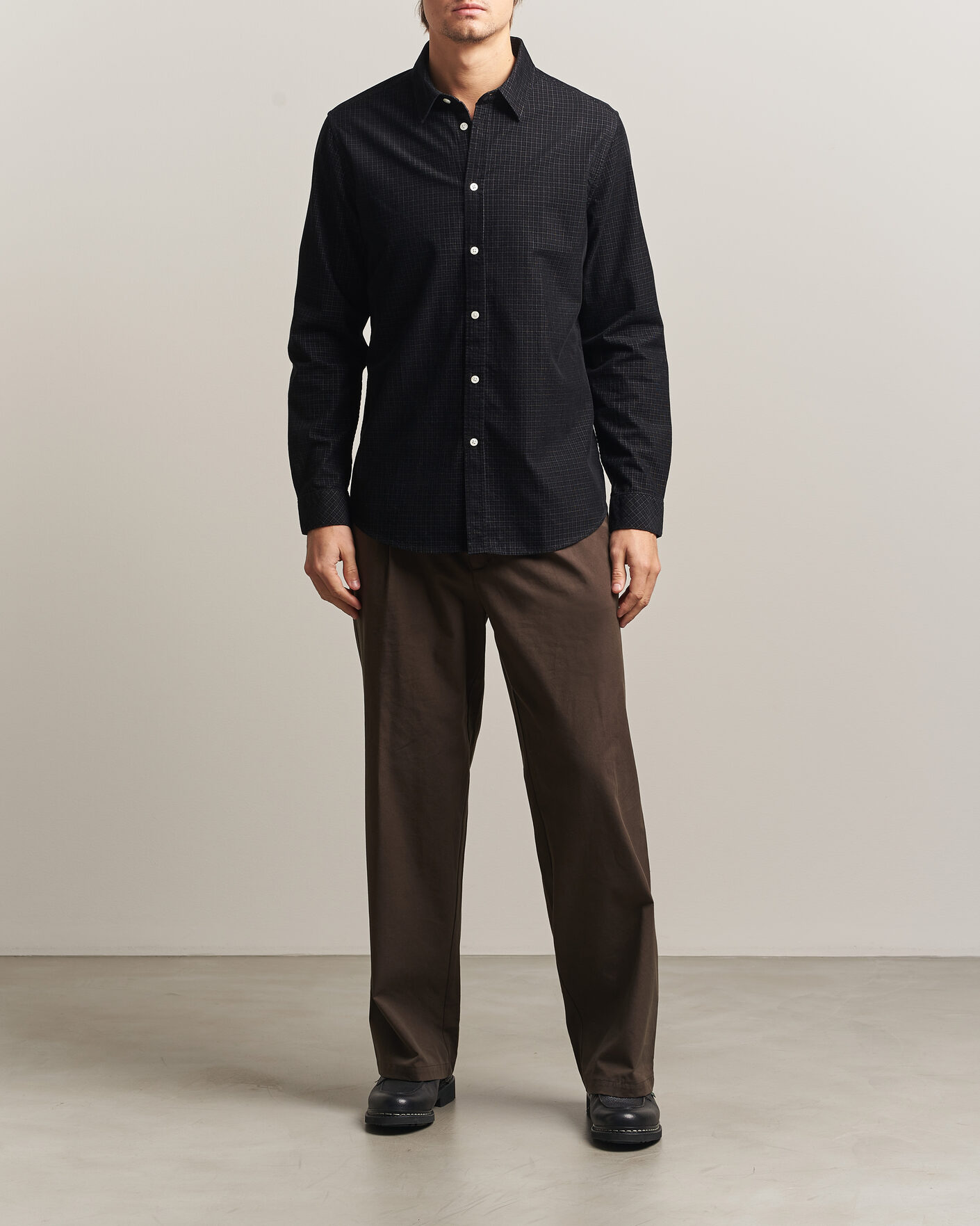 Mies | Kauluspaidat | Samsøe Samsøe | Liam Baby Cord Checked Shirt Black