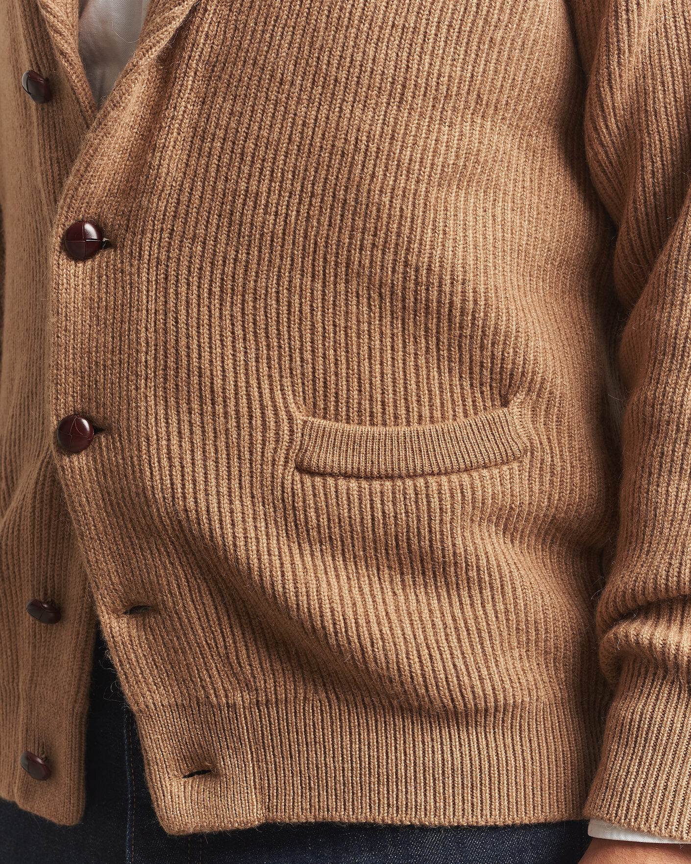 Mies | Puserot | William Lockie | Windsor Camelhair Shawl Cardigan Natural Brown