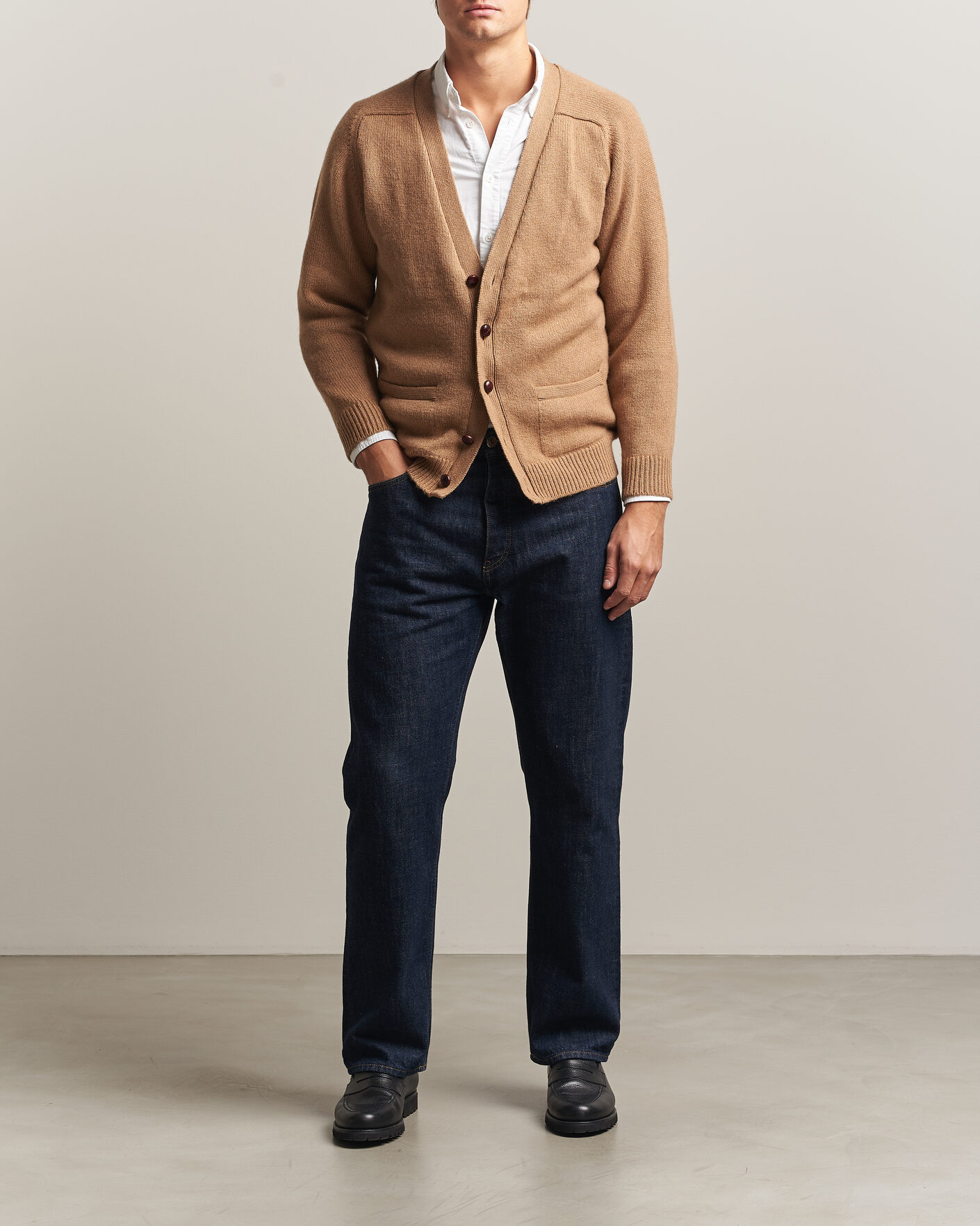 Mies | Puserot | William Lockie | Datchet Camelhair Cardigan Natural Brown
