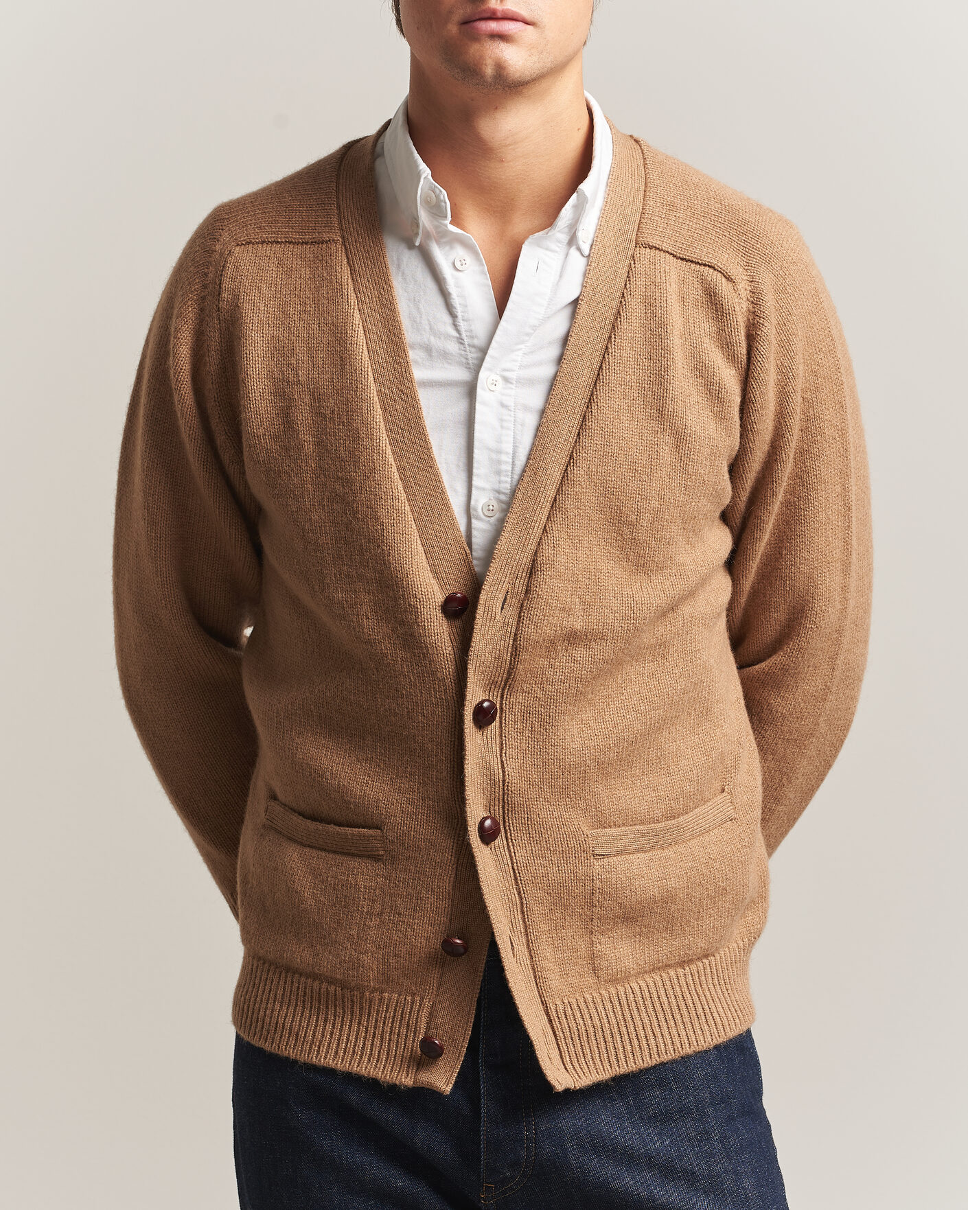 Mies | Puserot | William Lockie | Datchet Camelhair Cardigan Natural Brown