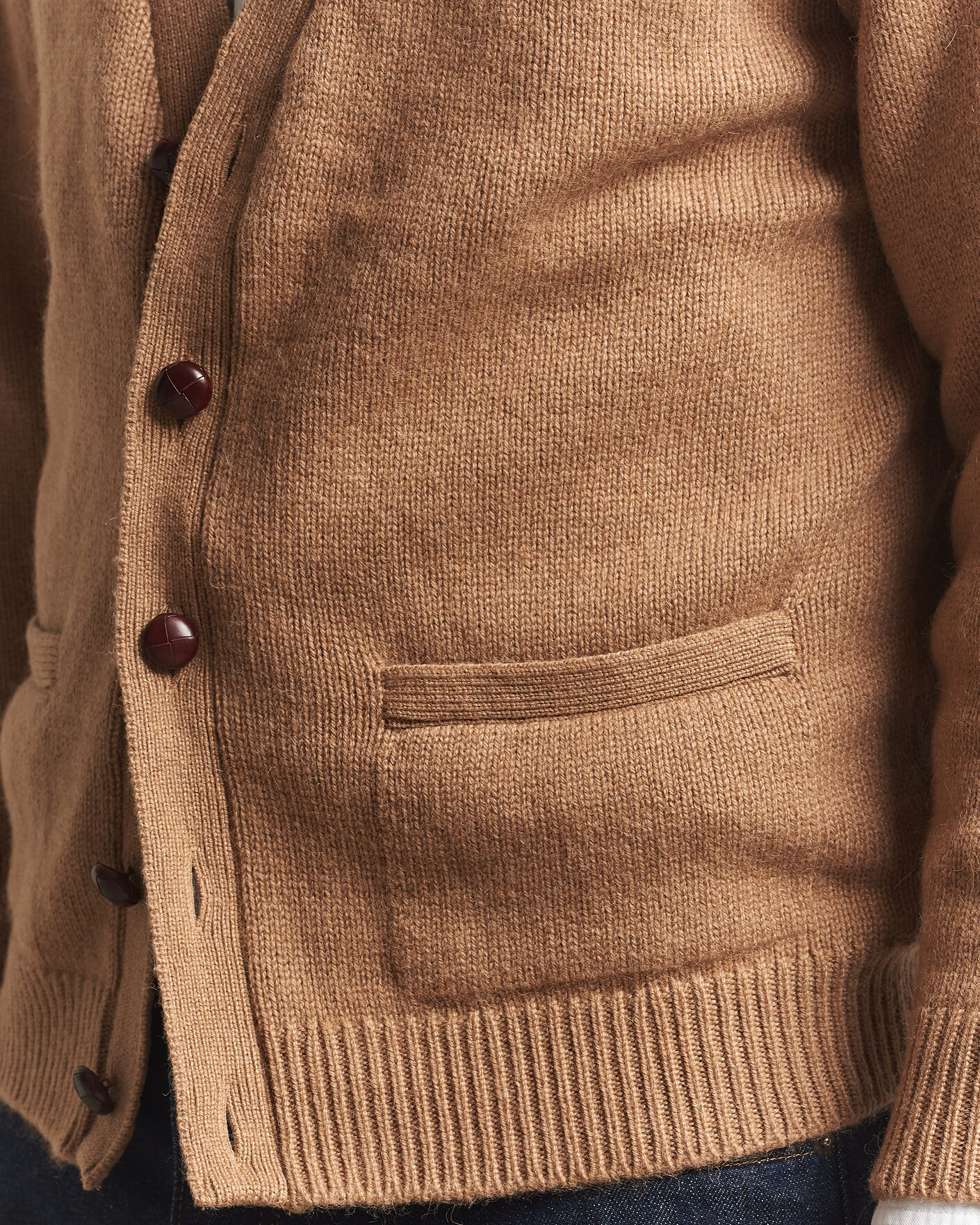 Mies | Puserot | William Lockie | Datchet Camelhair Cardigan Natural Brown