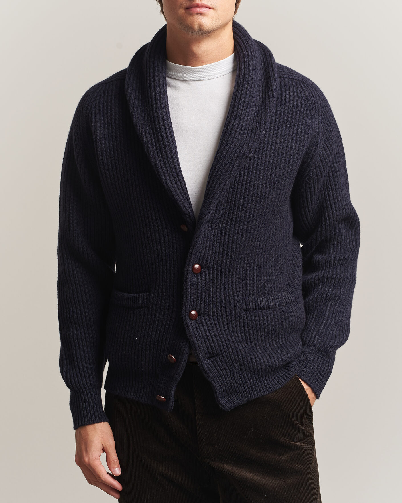 Mies | Puserot | William Lockie | Windsor Cashmere Shawl Cardigan Navy