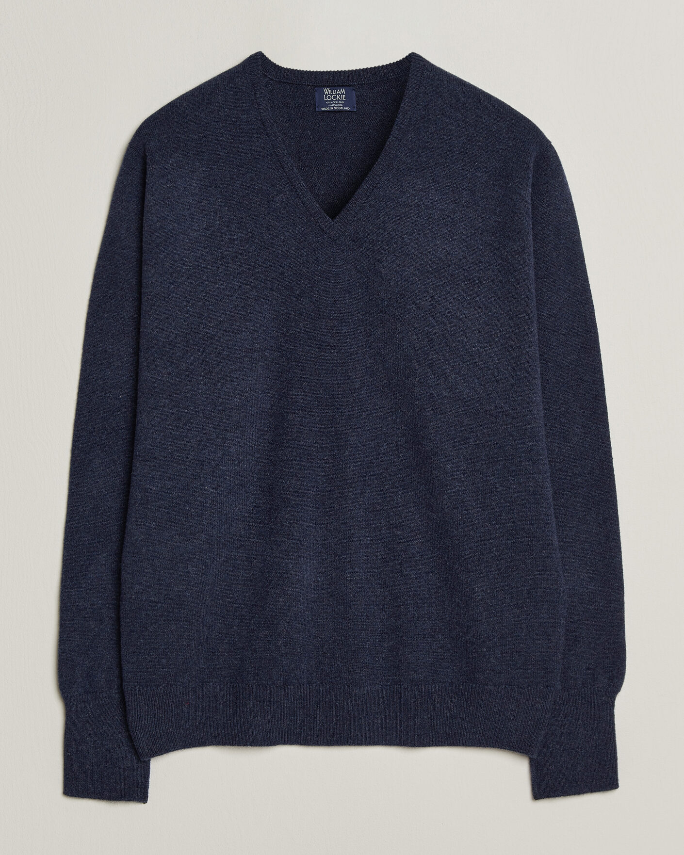 Mies | Puserot | William Lockie | Rob Lambswool V-Neck Astra