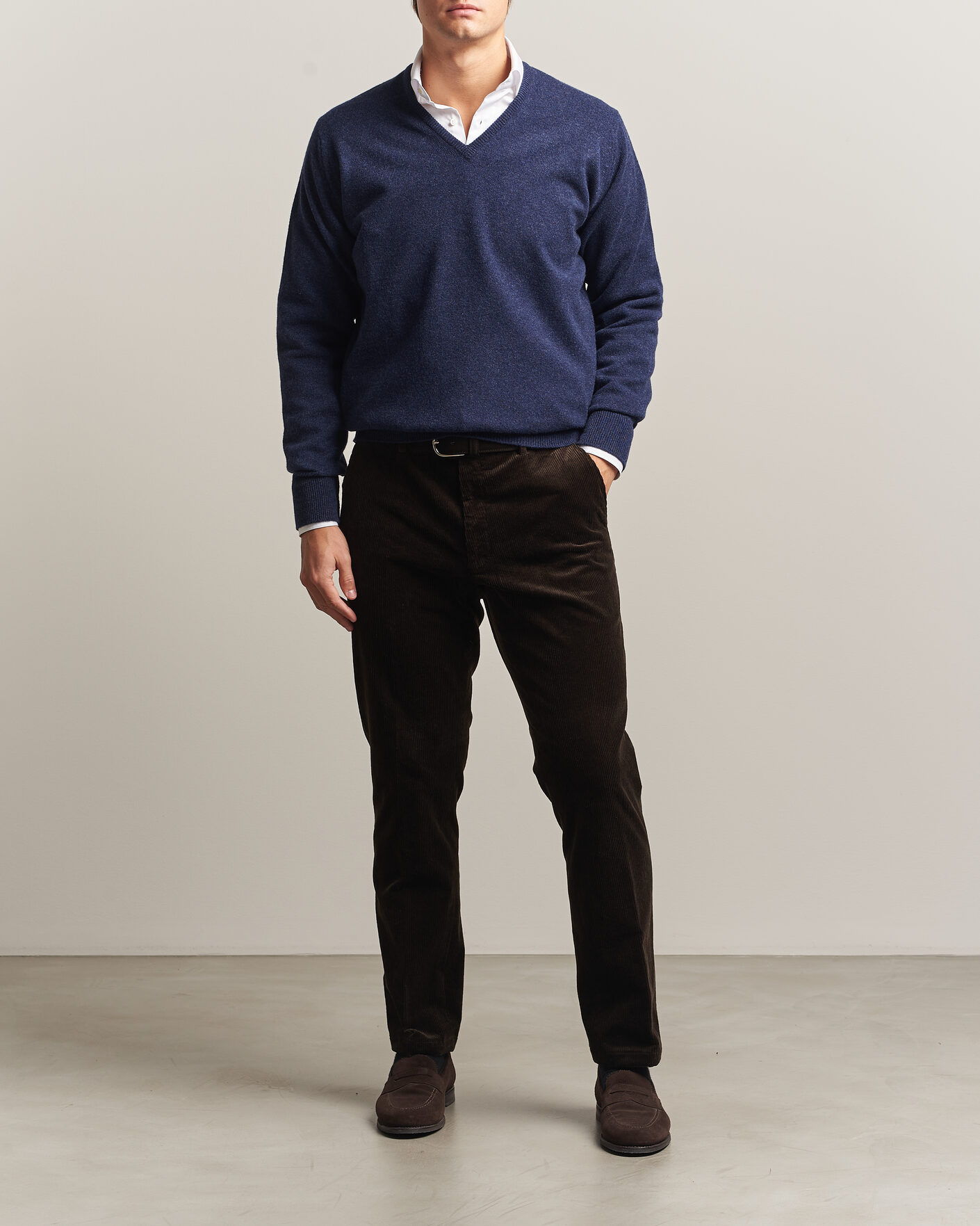 Mies | Puserot | William Lockie | Rob Lambswool V-Neck Astra