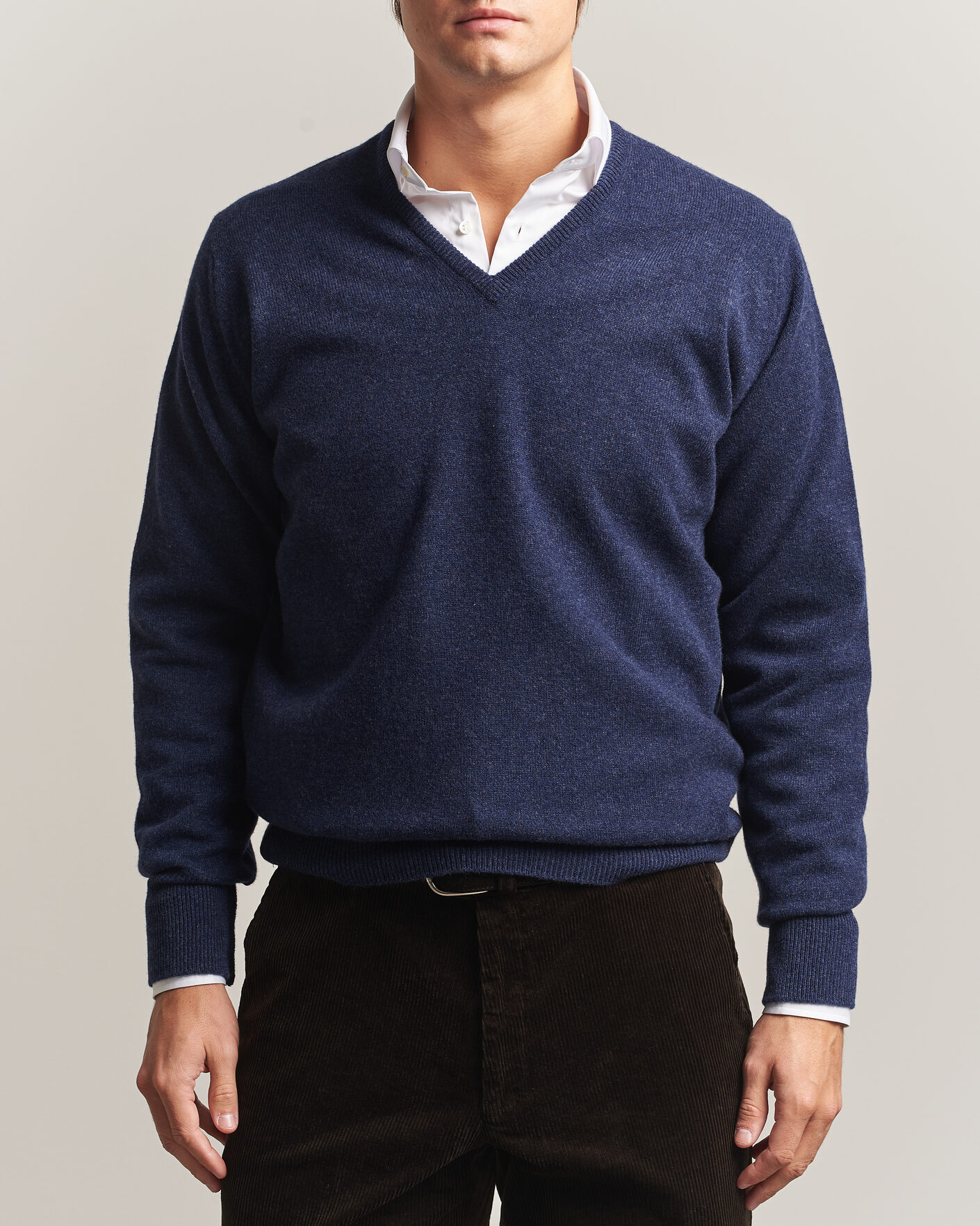 Mies | Puserot | William Lockie | Rob Lambswool V-Neck Astra