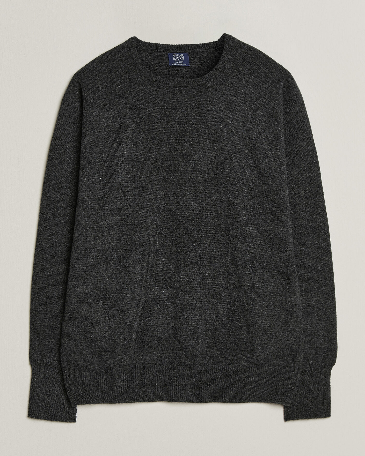 Mies | Puserot | William Lockie | Rob Lambswool Crewneck Charcoal