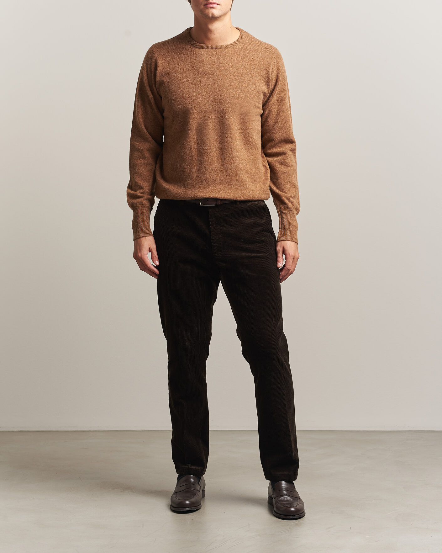 Mies | Puserot | William Lockie | Rob Lambswool Crewneck Driftwood