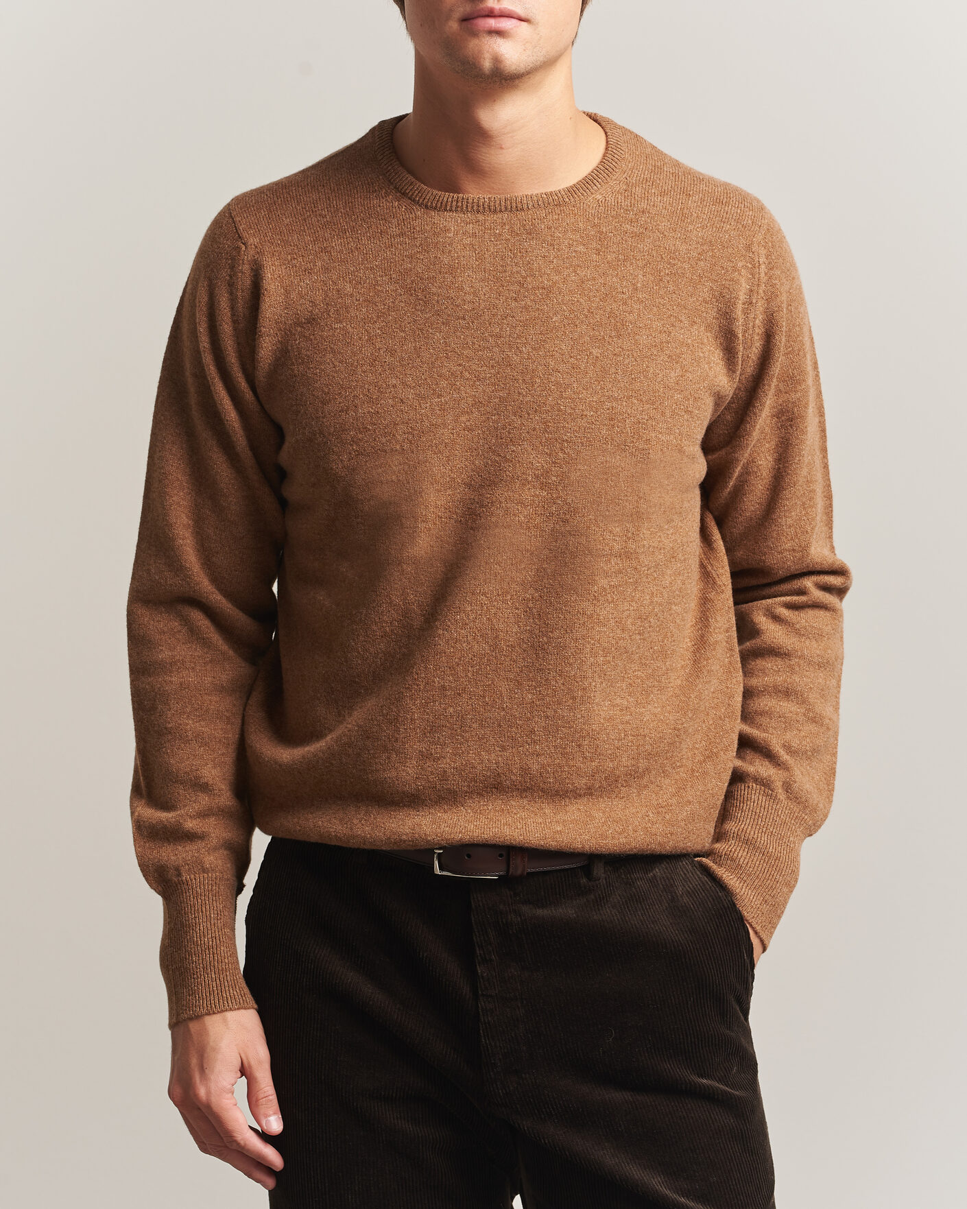Mies | Puserot | William Lockie | Rob Lambswool Crewneck Driftwood