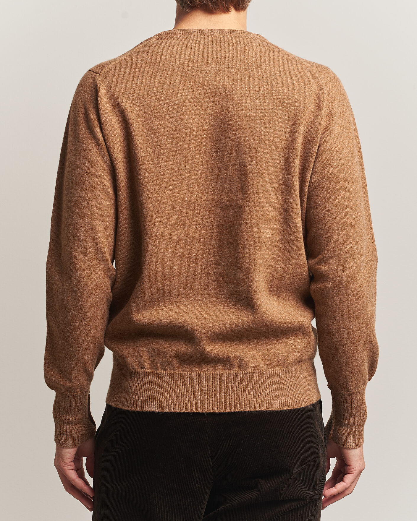 Mies | Puserot | William Lockie | Rob Lambswool Crewneck Driftwood