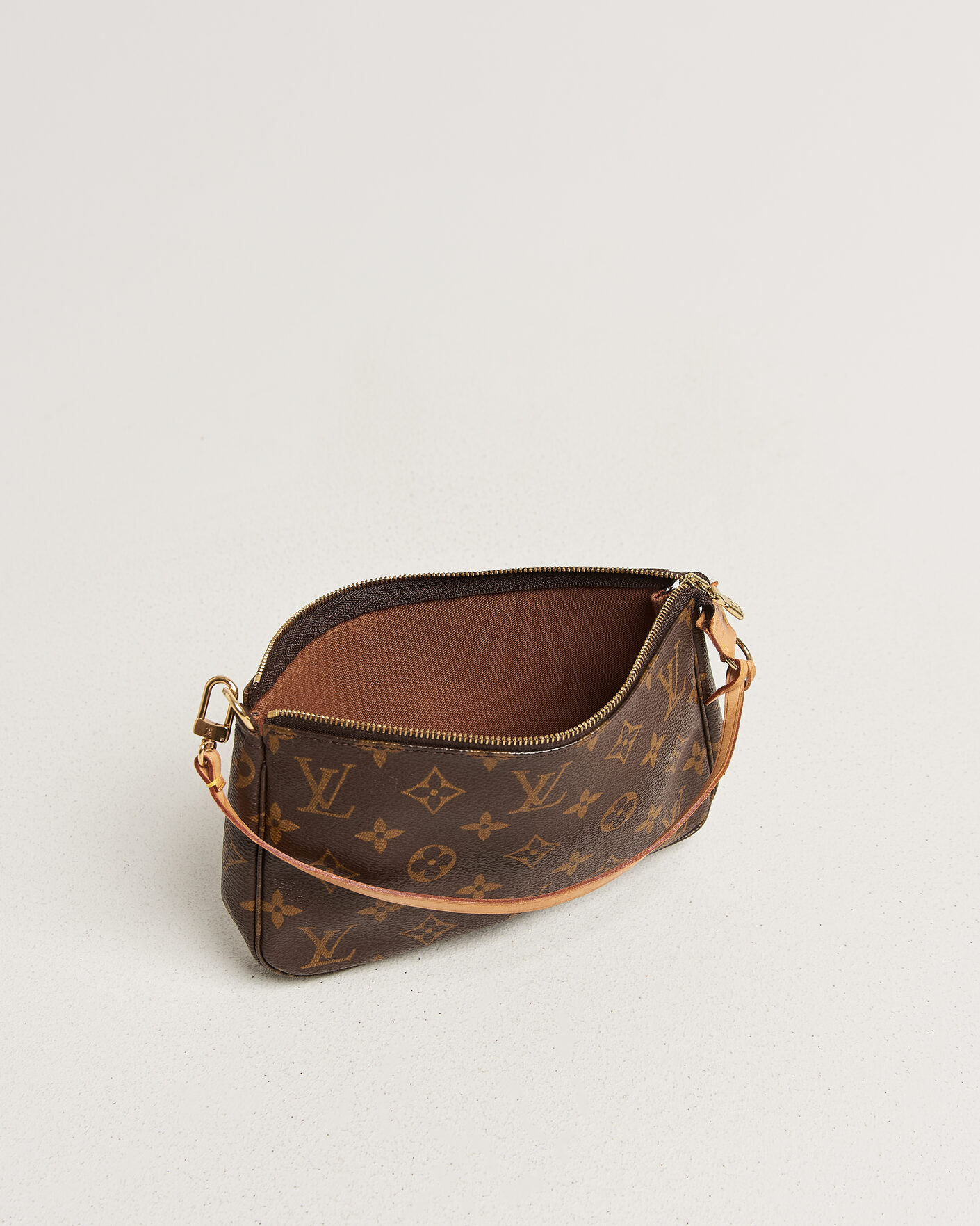 Mies | Pre-Owned & Vintage Bags | Louis Vuitton Pre-Owned | Pochette Accessoires Monogram