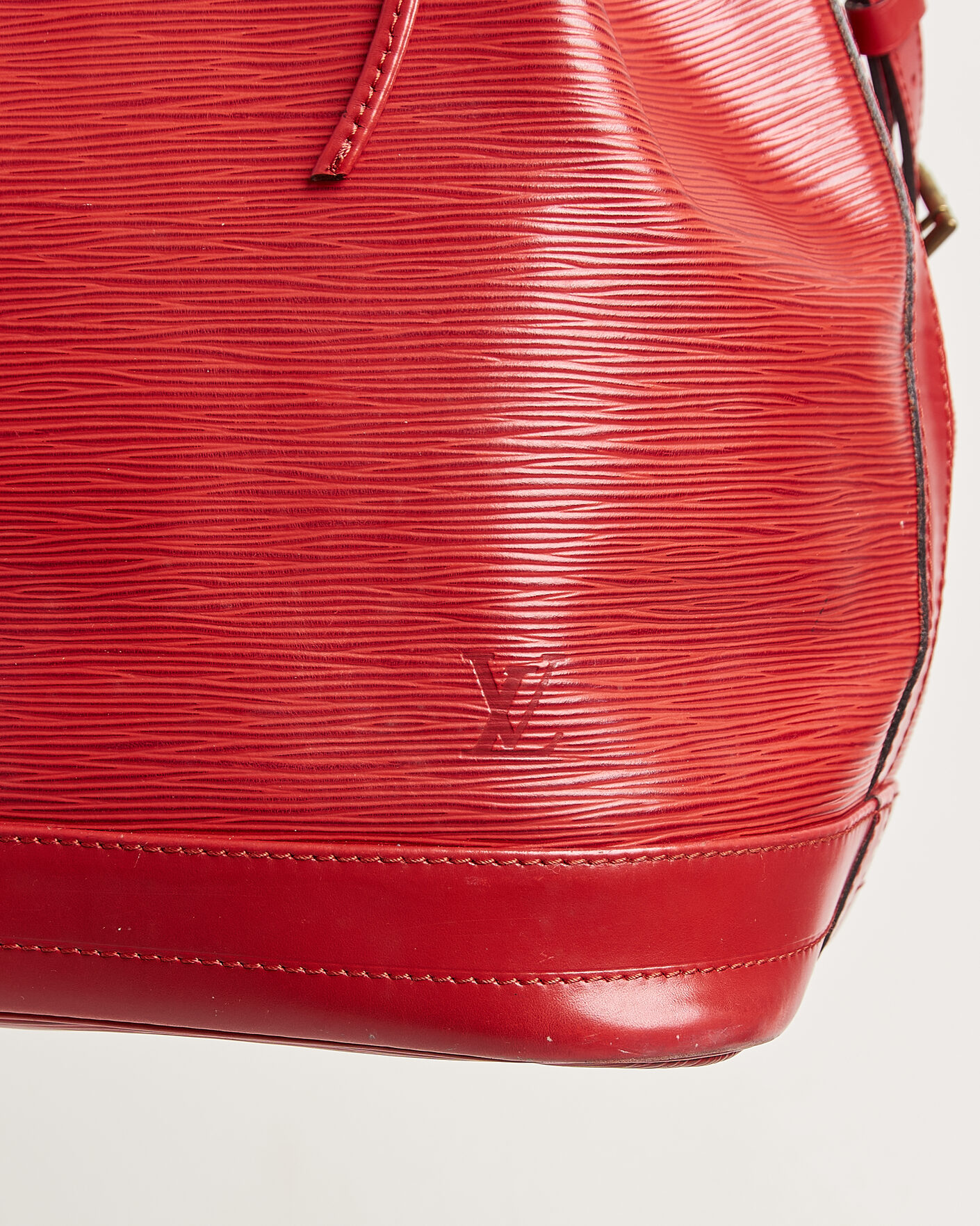 Mies | Pre-Owned & Vintage Bags | Louis Vuitton Pre-Owned | Noé Epi Leather Red
