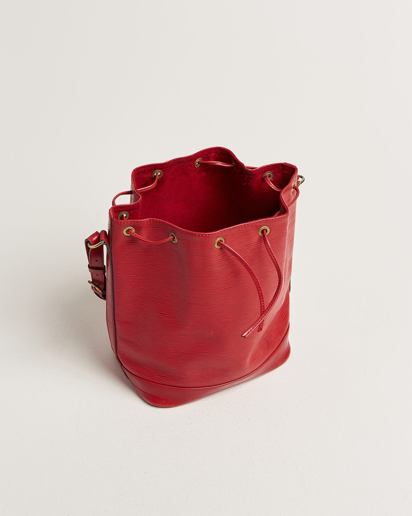 Mies | Pre-Owned & Vintage Bags | Louis Vuitton Pre-Owned | Noé Epi Leather Red