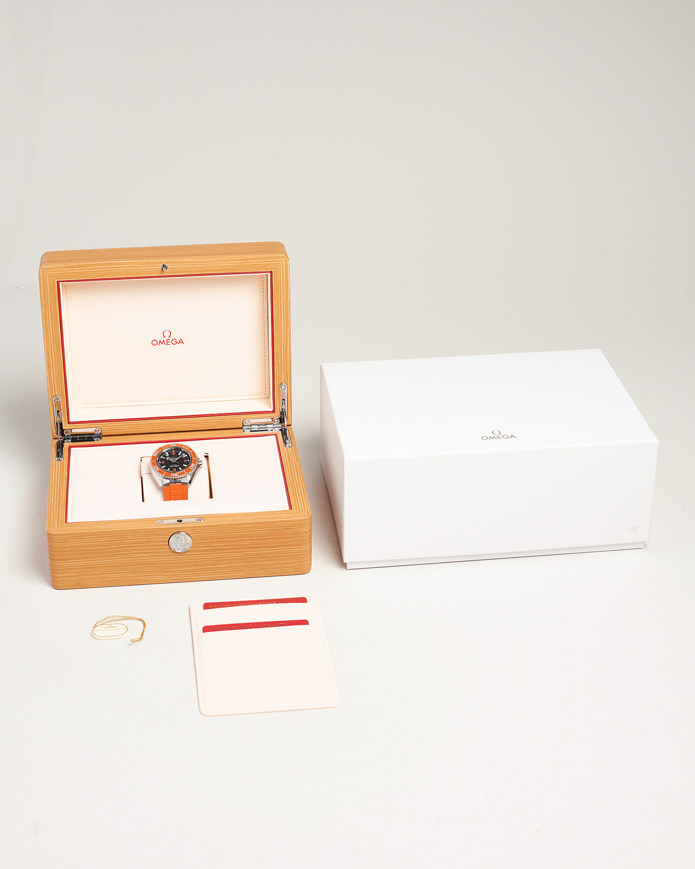 Mies | Pre-Owned & Vintage Watches | Omega Pre-Owned | Seamaster Planet Ocean