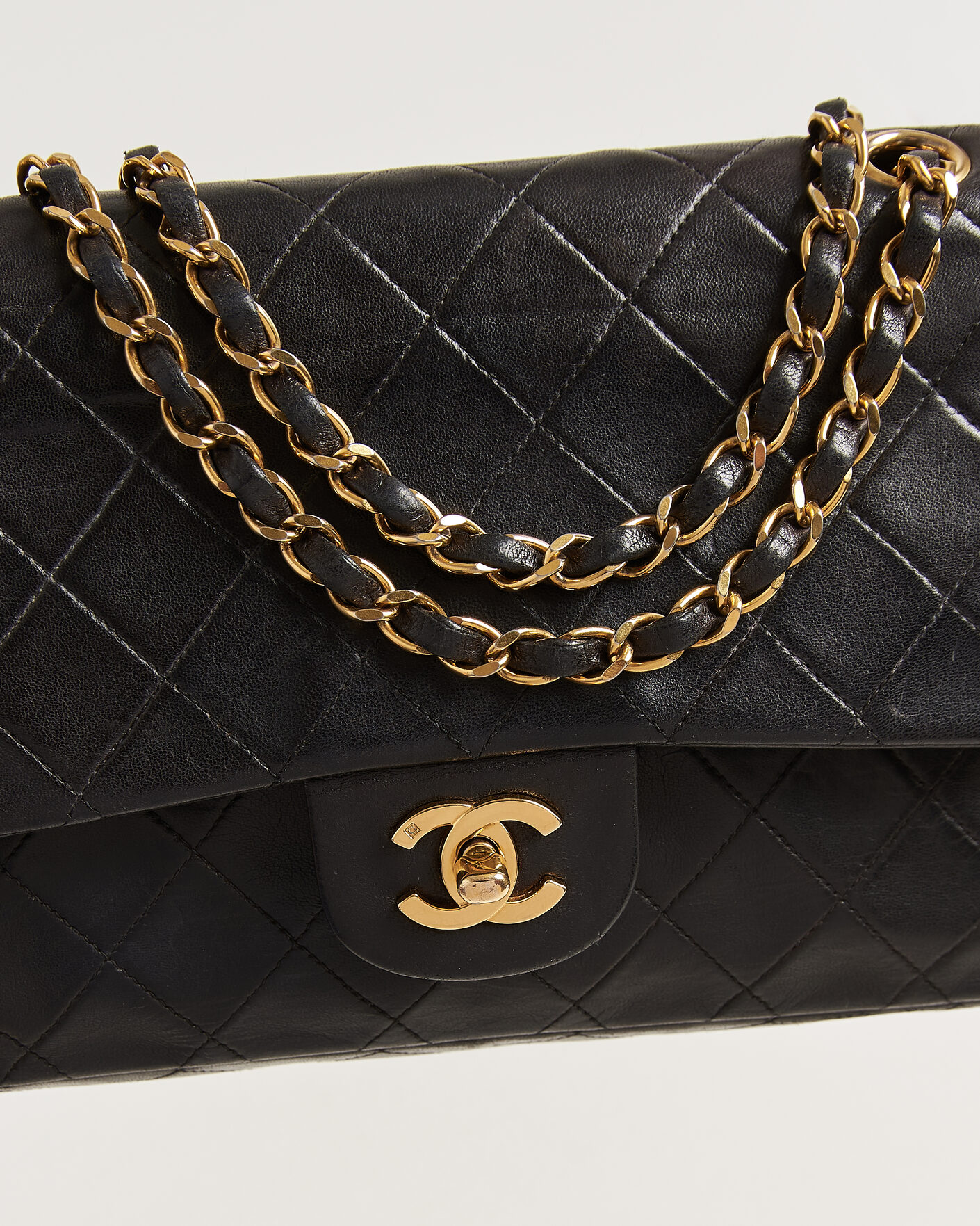 Mies | Pre-Owned & Vintage Bags | Louis Vuitton Pre-Owned | Chanel Pre-Owned Classic Medium Double Flap Bag Lambskin Black