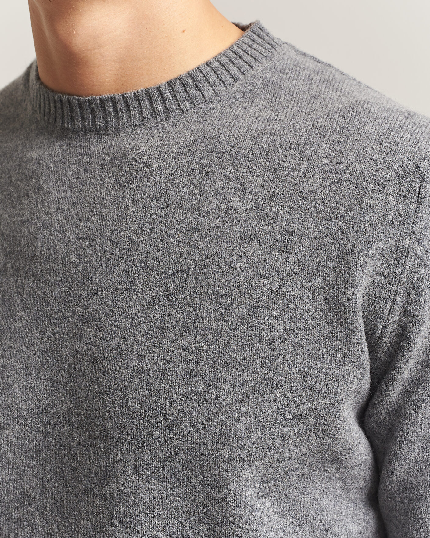 Mies | Puserot | Stenströms | Knitted Lambswool Crew Neck Mid Grey Melange