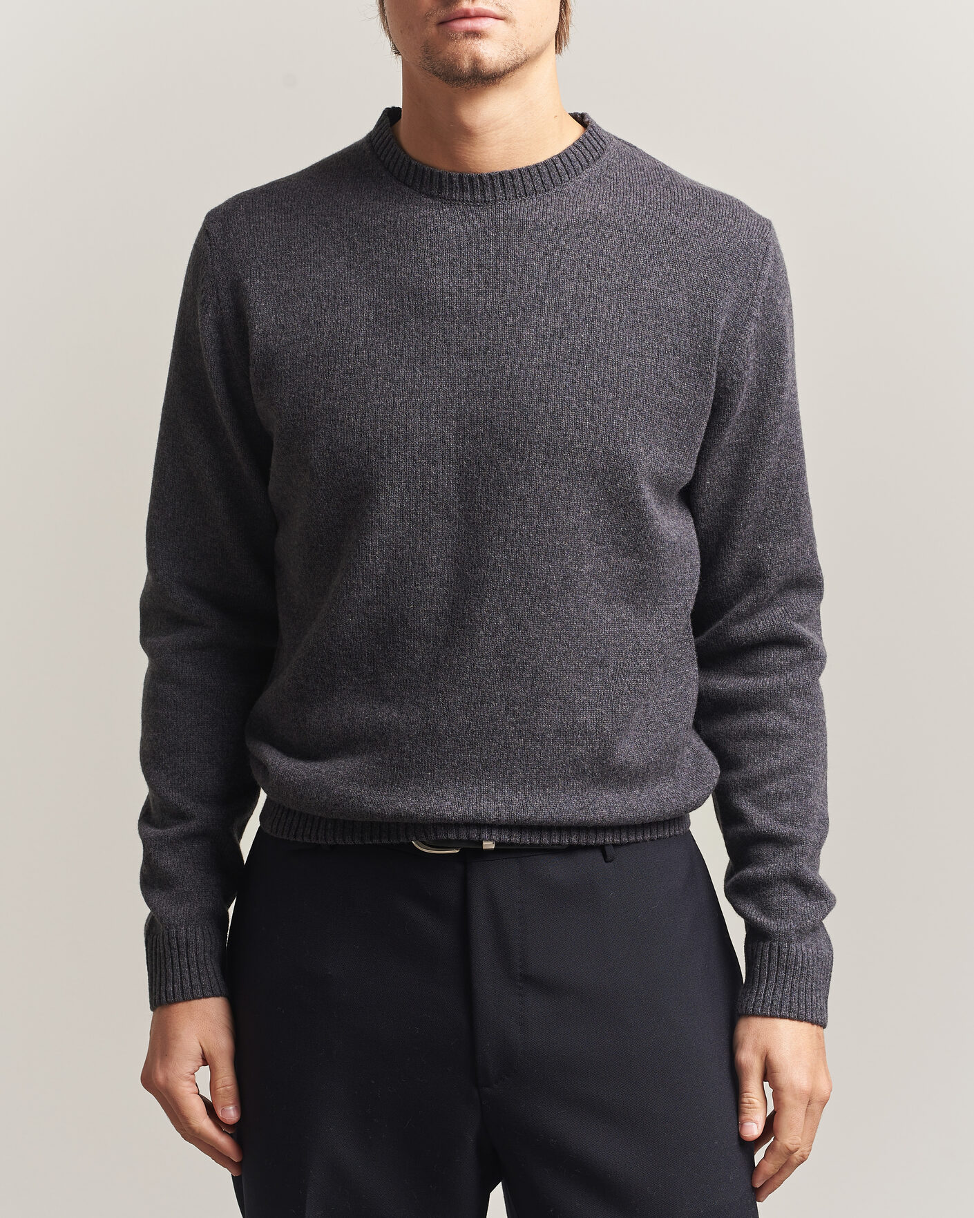 Mies | Puserot | Stenströms | Knitted Lambswool Crew Neck Dark Grey Melange
