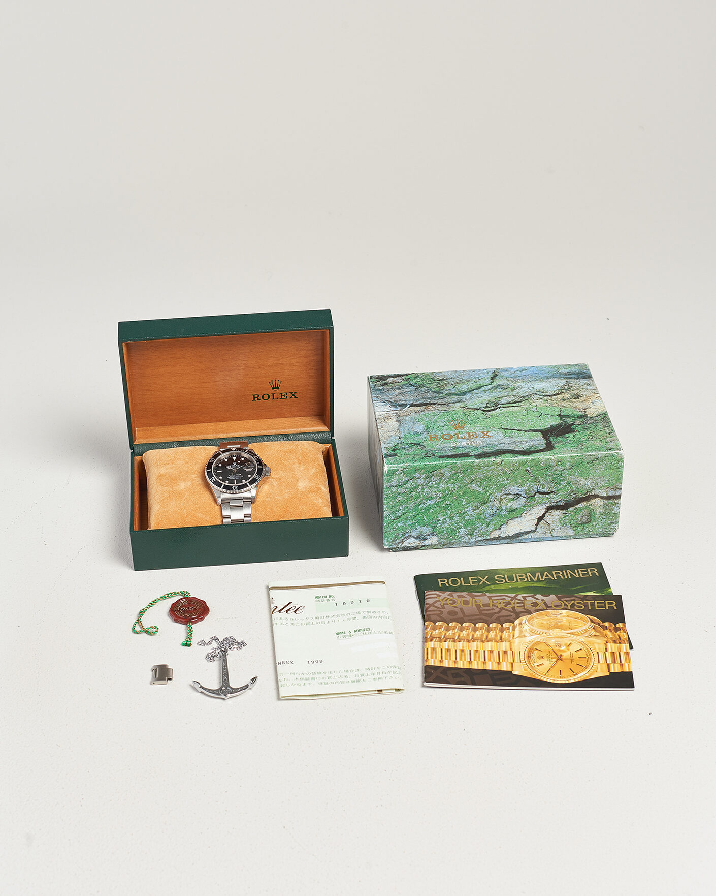 Mies | Pre-Owned & Vintage Watches | Rolex Pre-Owned | Submariner Date
