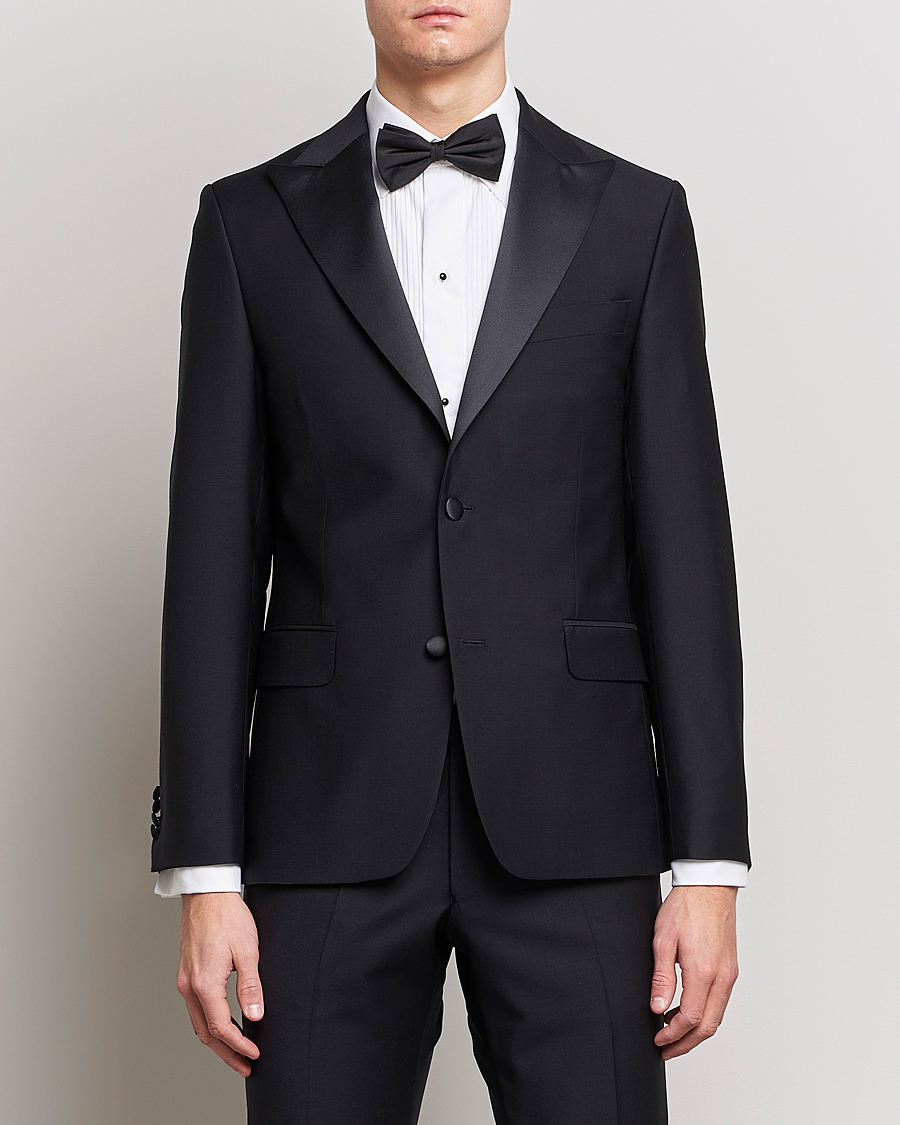 Mies | Tyylikkäänä uudenvuoden juhliin | Oscar Jacobson | Elder Tuxedo Suit