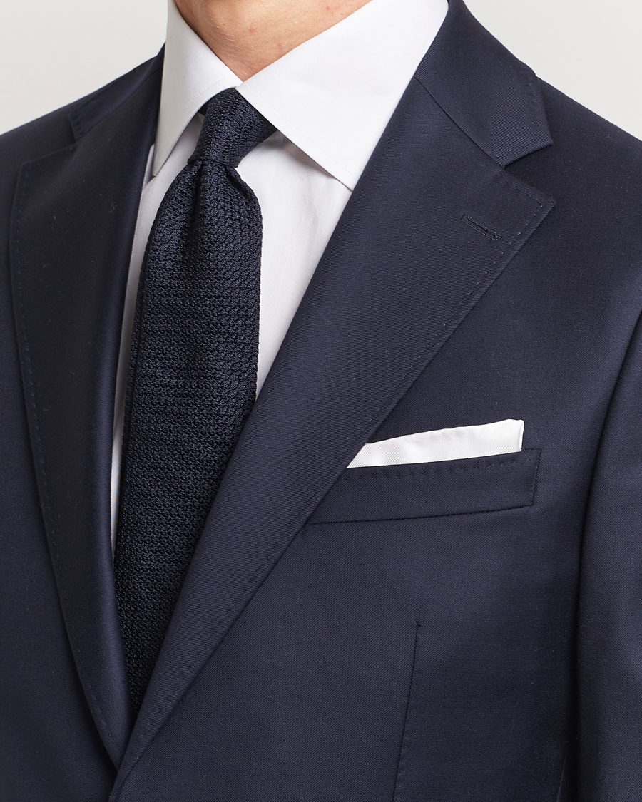 Mies | Solmiot | Amanda Christensen | Set Tie Navy & Handkercheif White