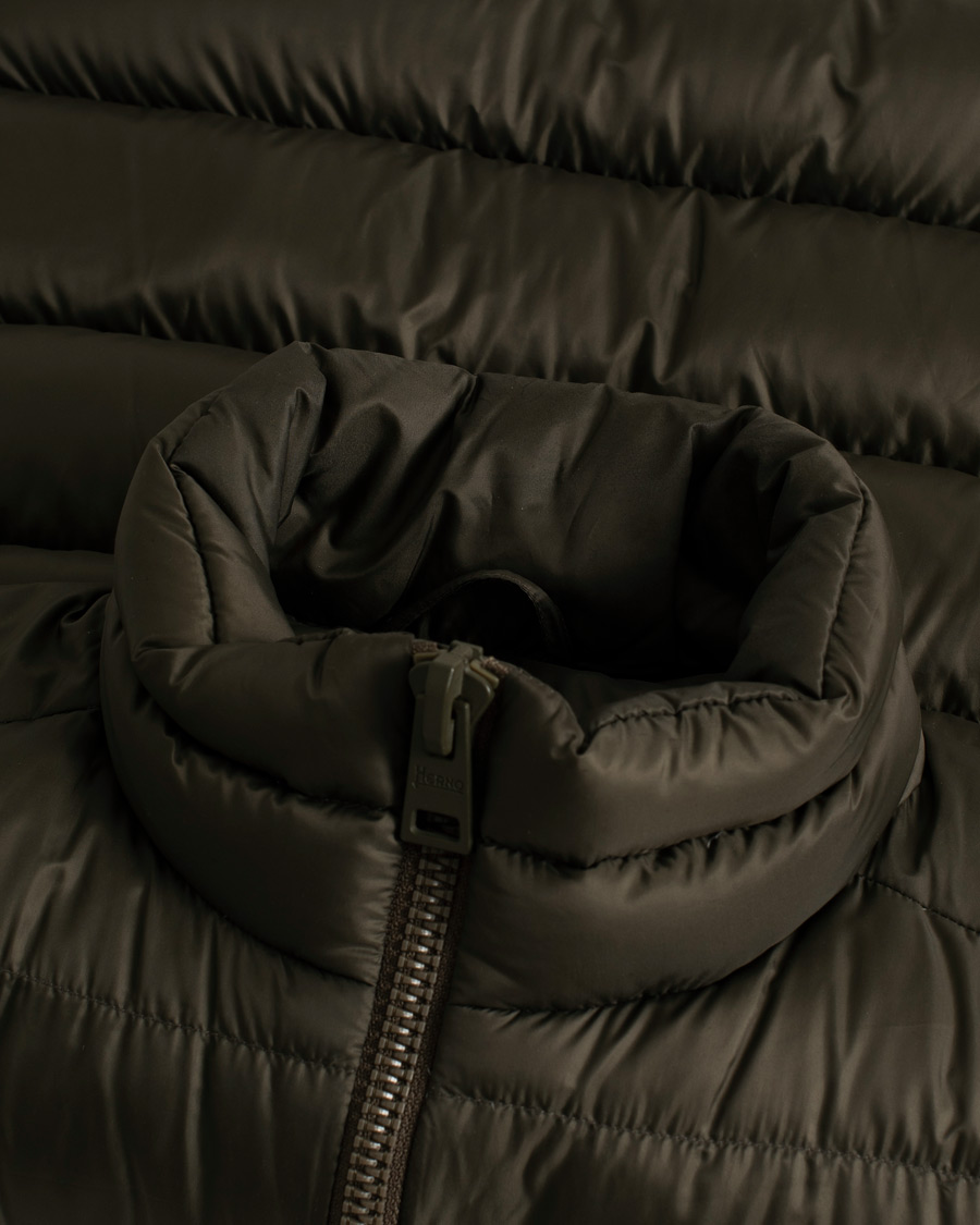 Mies | Takit | Pre-owned | Herno Globe Down Puffer Gilet Forest Green