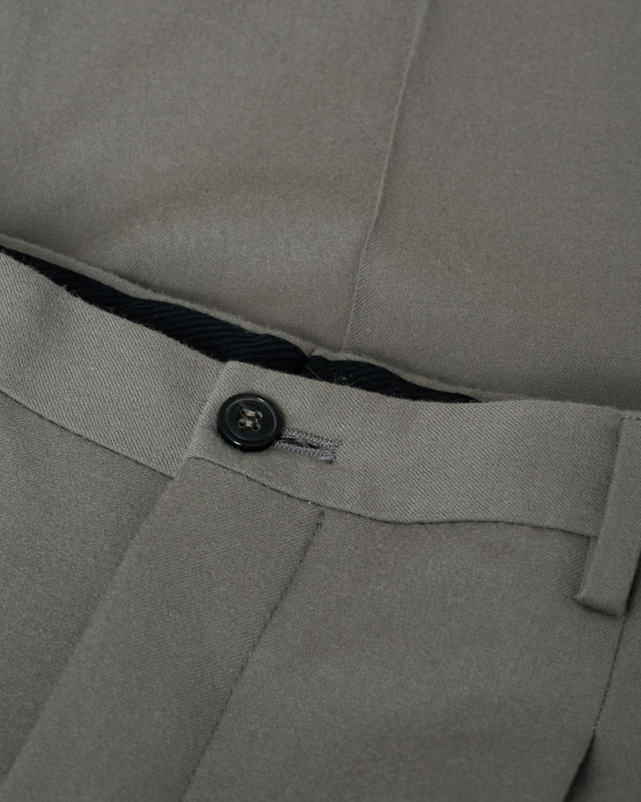 Mies | Housut | Pre-owned | Giorgio Armani Tapered Wool Flannel Trousers Light Grey