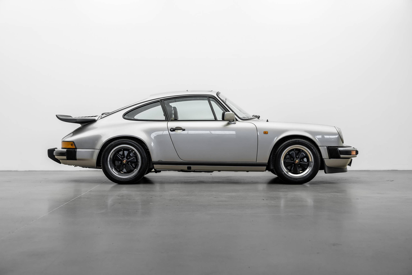 Mies | | Pre-Owned & Vintage Cars | Porsche 911 SC ***SOLD***