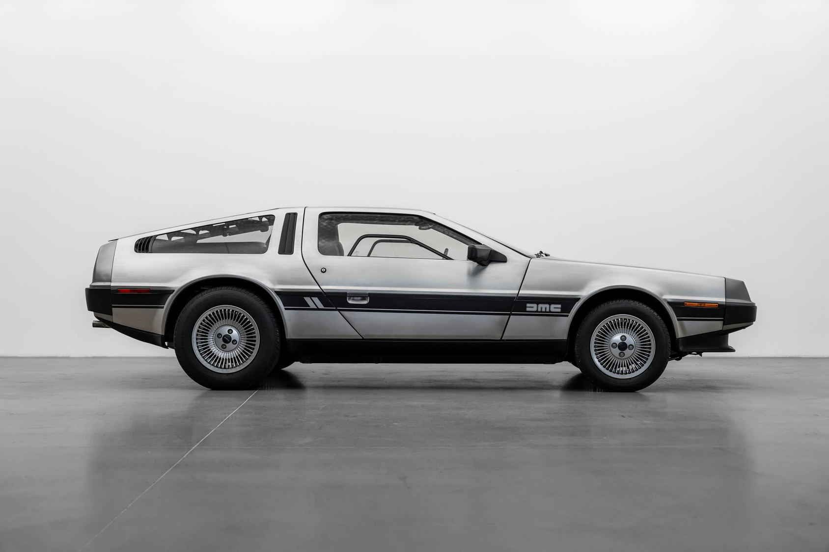 Mies | | Pre-Owned & Vintage Cars | DeLorean DMC-12 ***SOLD***